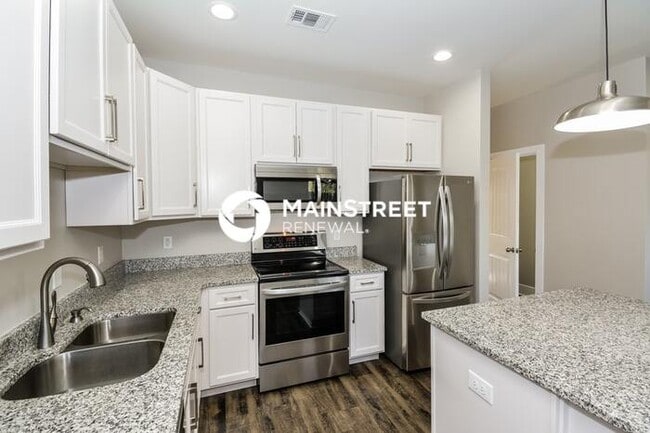 Photo - 2 Bedroom Pet-Friendly Home in Lebanon, TN with Main Street Renewal