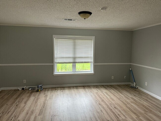 Photo - 1746 Par Rd 7139