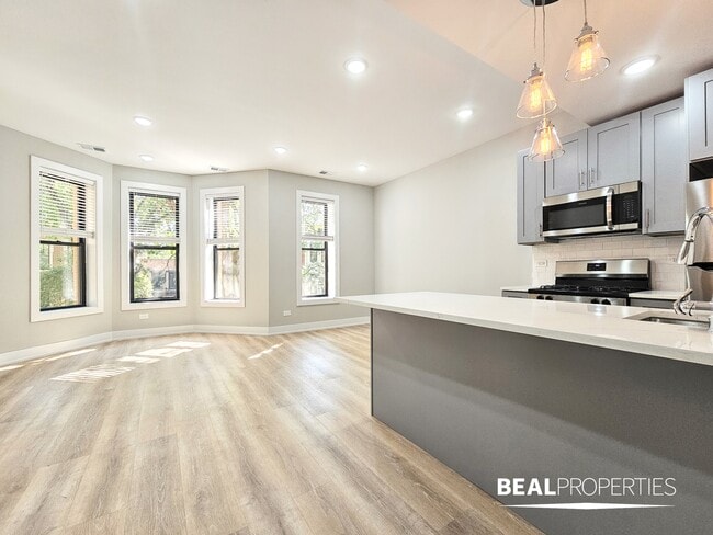 Photo - 438 W Belden Ave Condo Unit 2 bed