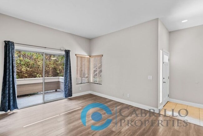 Photo - 3525 Grove St Unidad 117