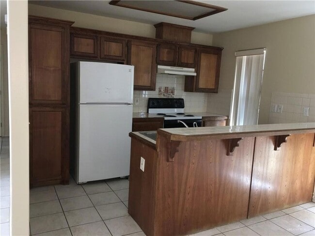 Photo - 2002 Angus St Unit B