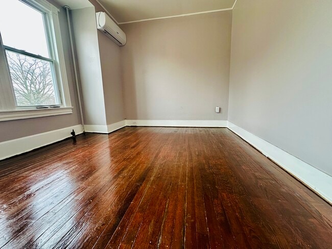 Photo - 158 Montgomery St Unidad 2