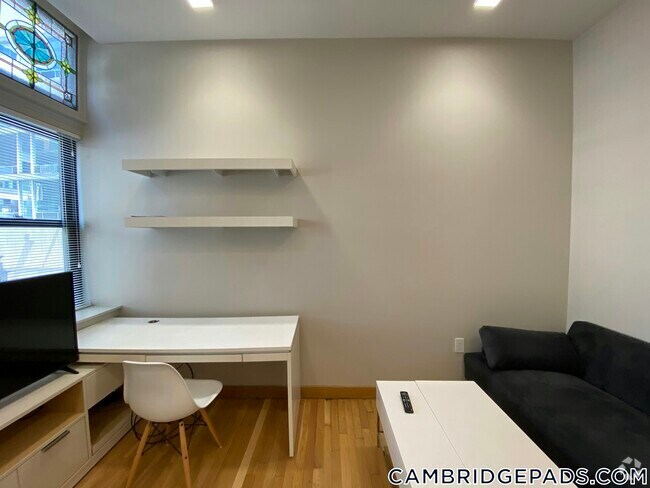 Building Photo - 115 Mt Auburn St Unit 12 Rental