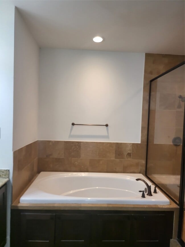 Photo - 2423 Roufa Rd