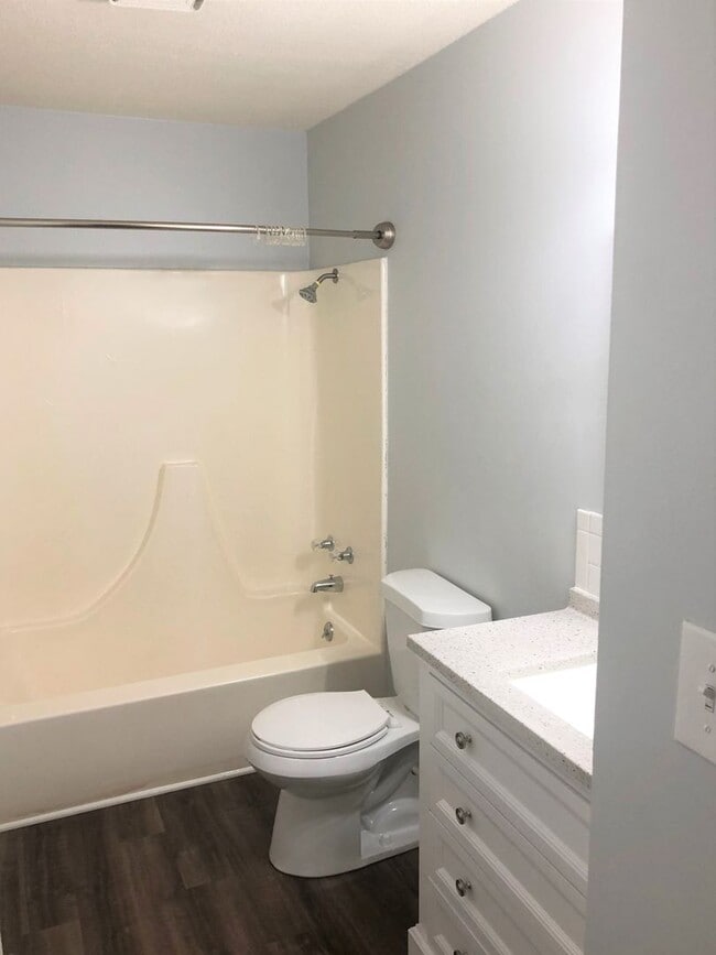Photo - 536 Buttinger Pl Unit A