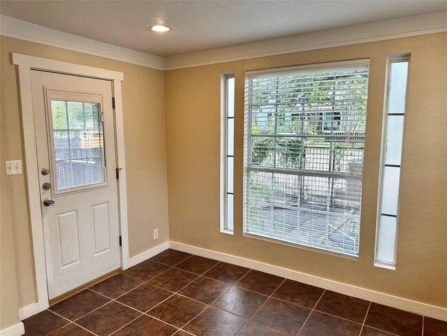 Photo - 2103 E 16th St