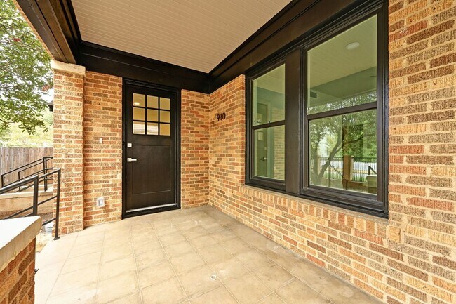 Photo - Top of the line House in West Campus for Aug 2027