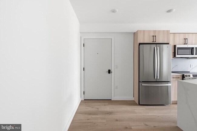 Building Photo - 209 New St Unit 4B