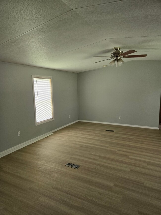Photo - 22091 Bowden Dr