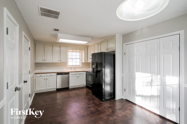 Photo - 1166 Locust Dr