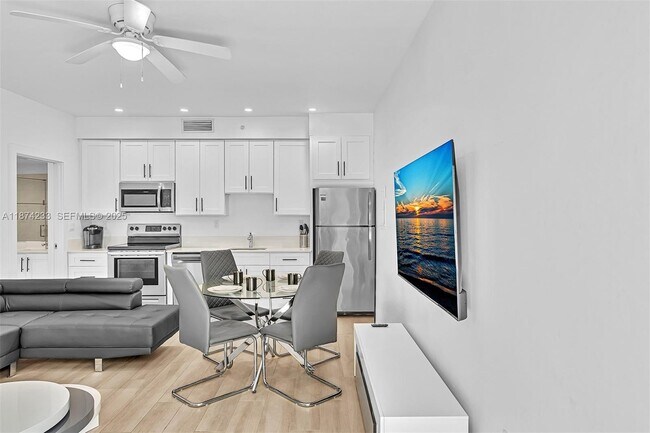 Photo - 940 Michigan Ave Unit 10