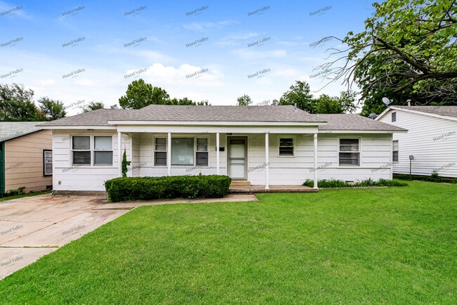 Building Photo - 3424 Willow Creek Dr
