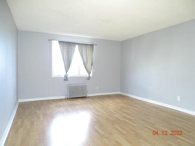 Photo - 124 W 8th St Unit 2