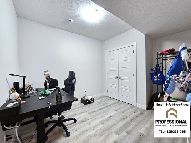 Photo - 8020 Kiriak Link SW