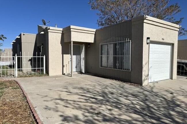 Photo - 936 W Sky St SW