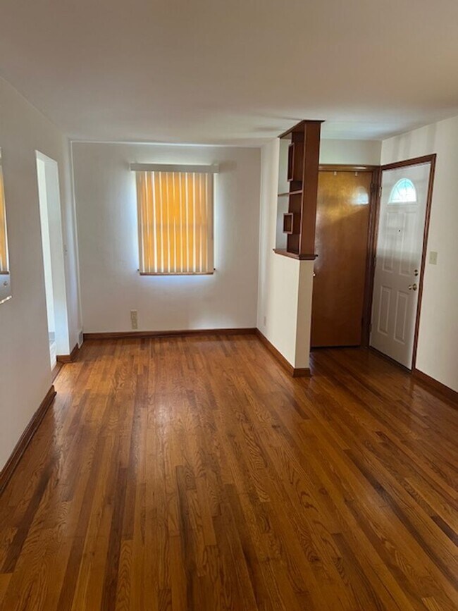 UPPER SOUTH 3 BED/1.5 BATH HOME House Rental in Youngstown, OH