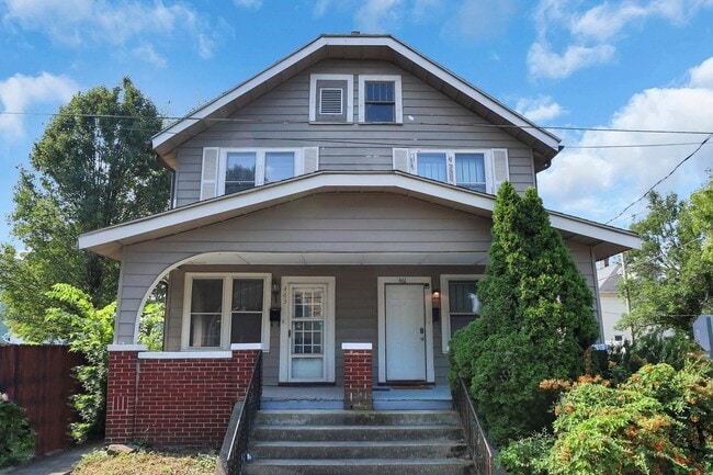 Building Photo - 461-463 Reinhard Ave Unit 463 Rental