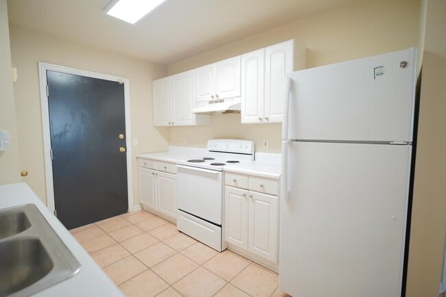 859 W Brevard St