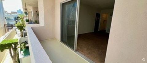 Building Photo - 11727 Mayfield Ave Rental
