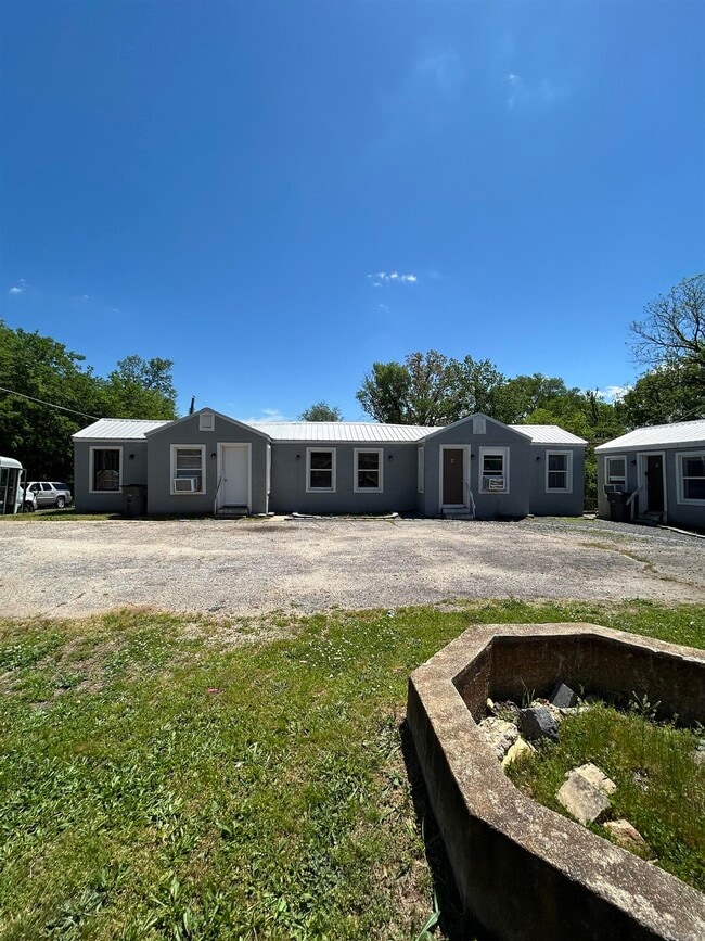 Photo - 407 3rd St Apartment Unit 3