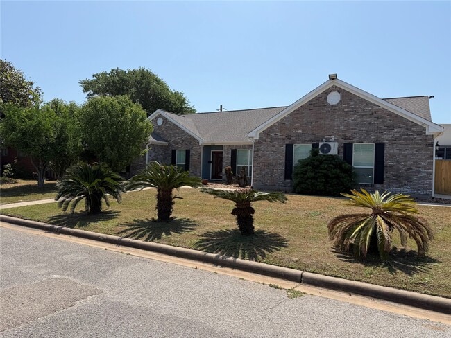 Photo - 5525 Swan Dr