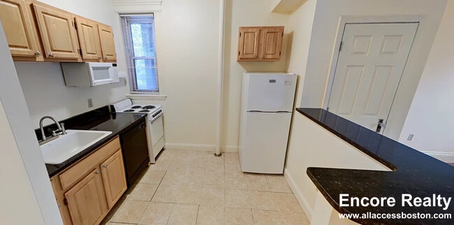 Building Photo - 195 Park Dr Unit 5