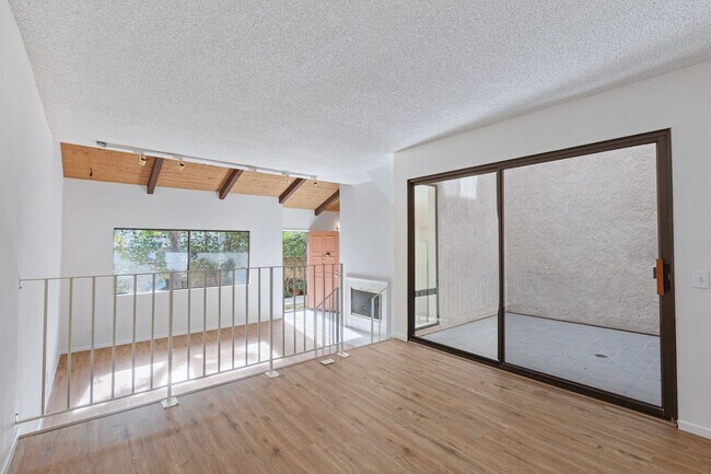 Photo - Tri-Level Townhome with Bonus Room | Ranch Los Charcos