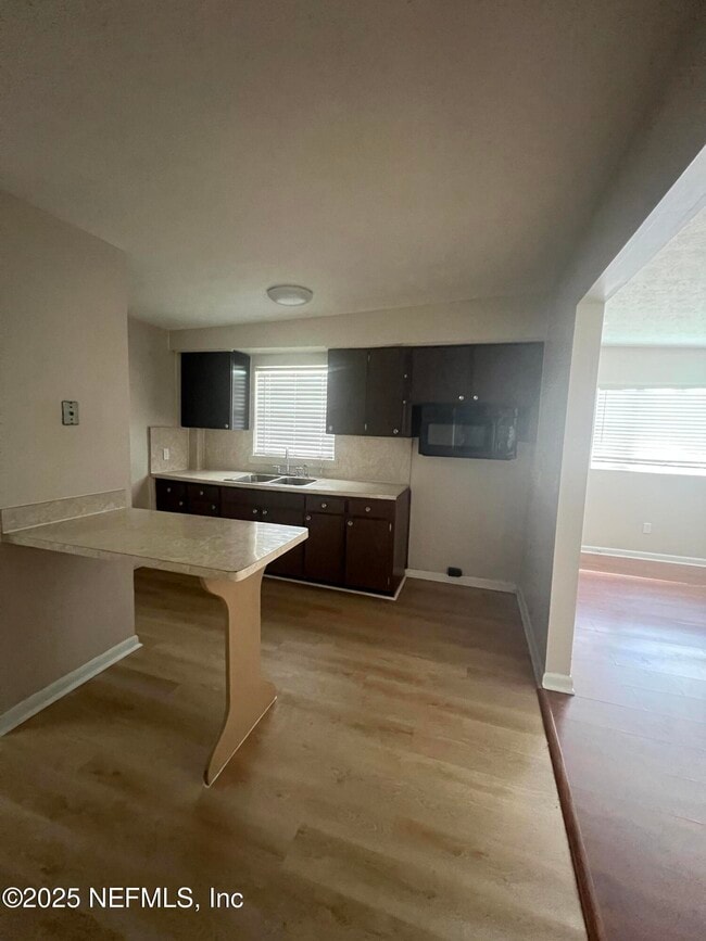 Photo - 2239 Sherrington St