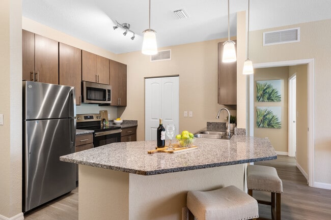 The Residences at Creighton Waterway - The Residences at Creighton Waterway Apartamentos