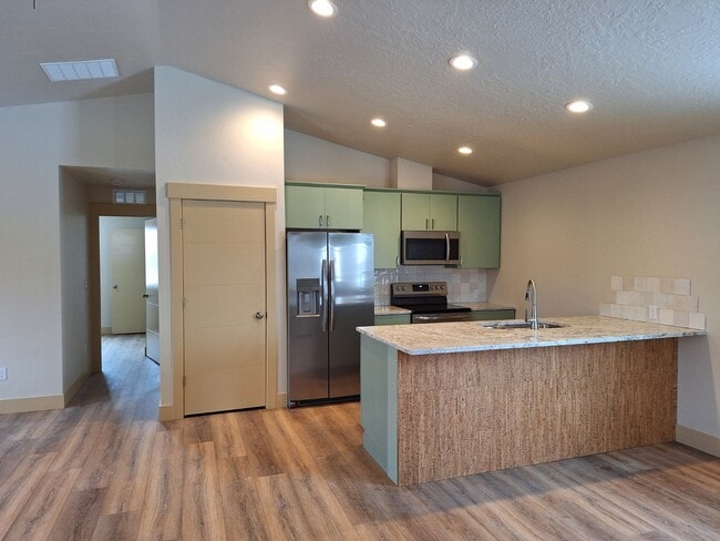 Photo - 702 Smith Ave