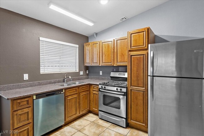 Photo - 6440 Bugbee Ave