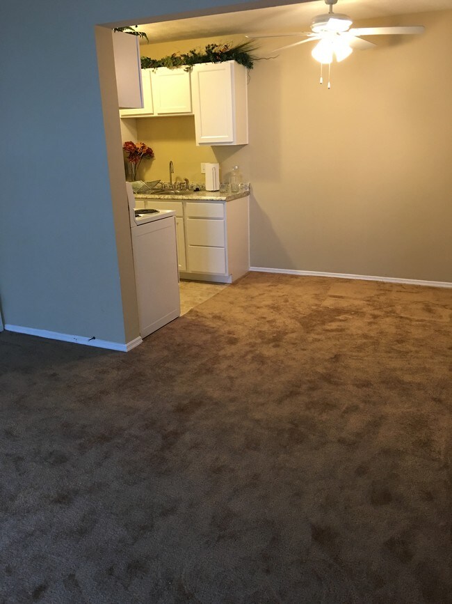 Dining Area - Dixmyth Hills