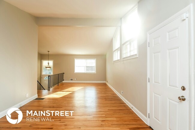 Photo - 145 Clement Way SW