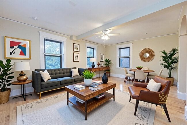 Building Photo - 1100 Beacon St Unit 3B