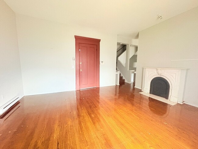 Photo - 49 Warren St Unit A