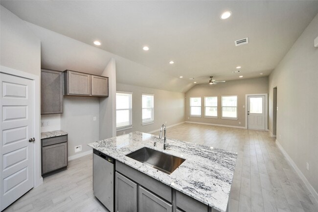 Building Photo - 11834 Maple Oak Dr