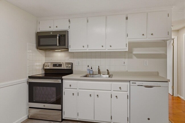 Photo - 559 Sagamore Ave Unidad 15