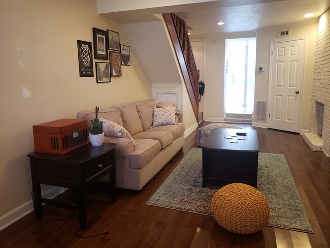 Photo - 2306 Cambridge St