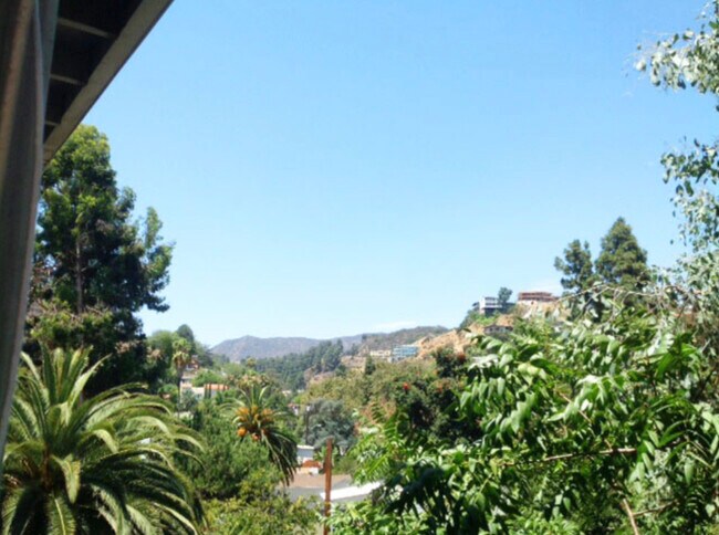 Photo - 2138 N Cahuenga Blvd