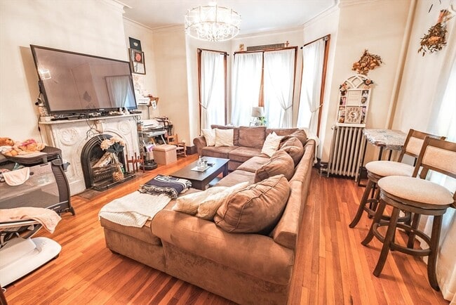 Building Photo - 4 Hovey St Unit 1F Rental