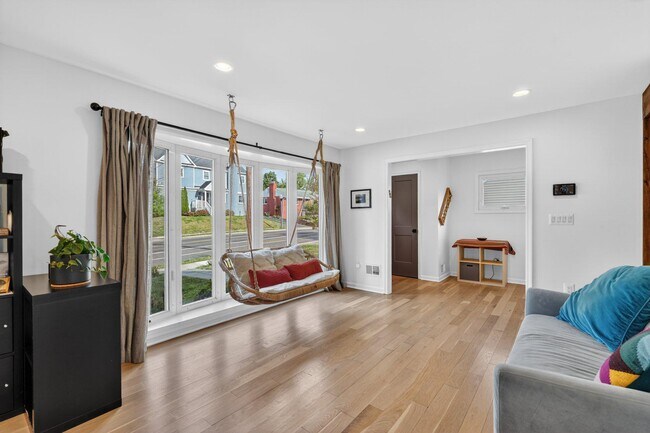 Photo - 2015 N Woodstock St