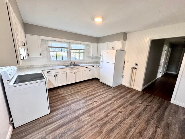 Photo - 1415 N Main St