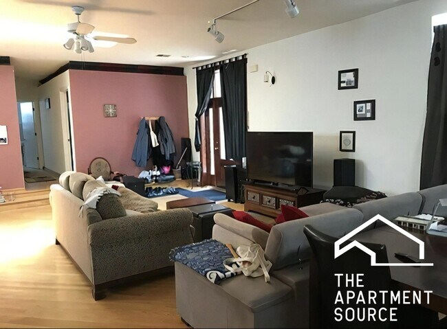 Photo - 1948 W Berteau Ave Unit CH1