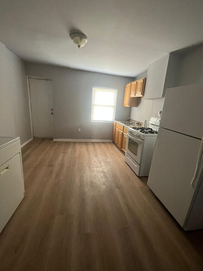 Photo - Four Bedroom One Bathroom House Unit Recently Re...