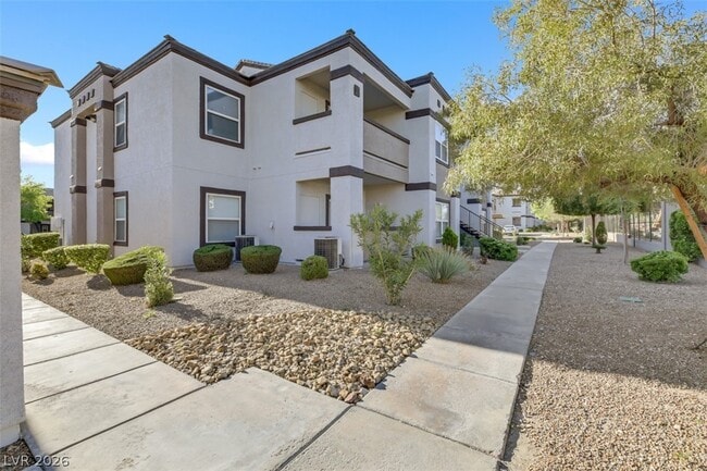 Building Photo - 7255 W Sunset Rd Unit 2035