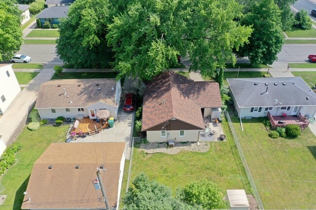 Photo - 1857 17th St NW