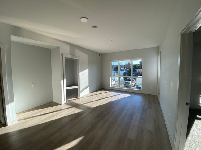 Photo - 120 Jensen Ave W