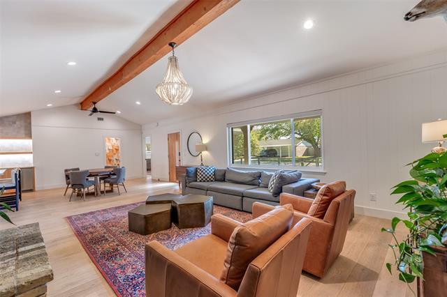 Photo - 611 W Sycamore St