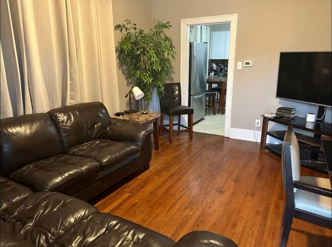 Building Photo - 2428 Casmere St Unit Apartment 1