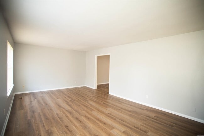 Photo - 101 S Plaza Dr